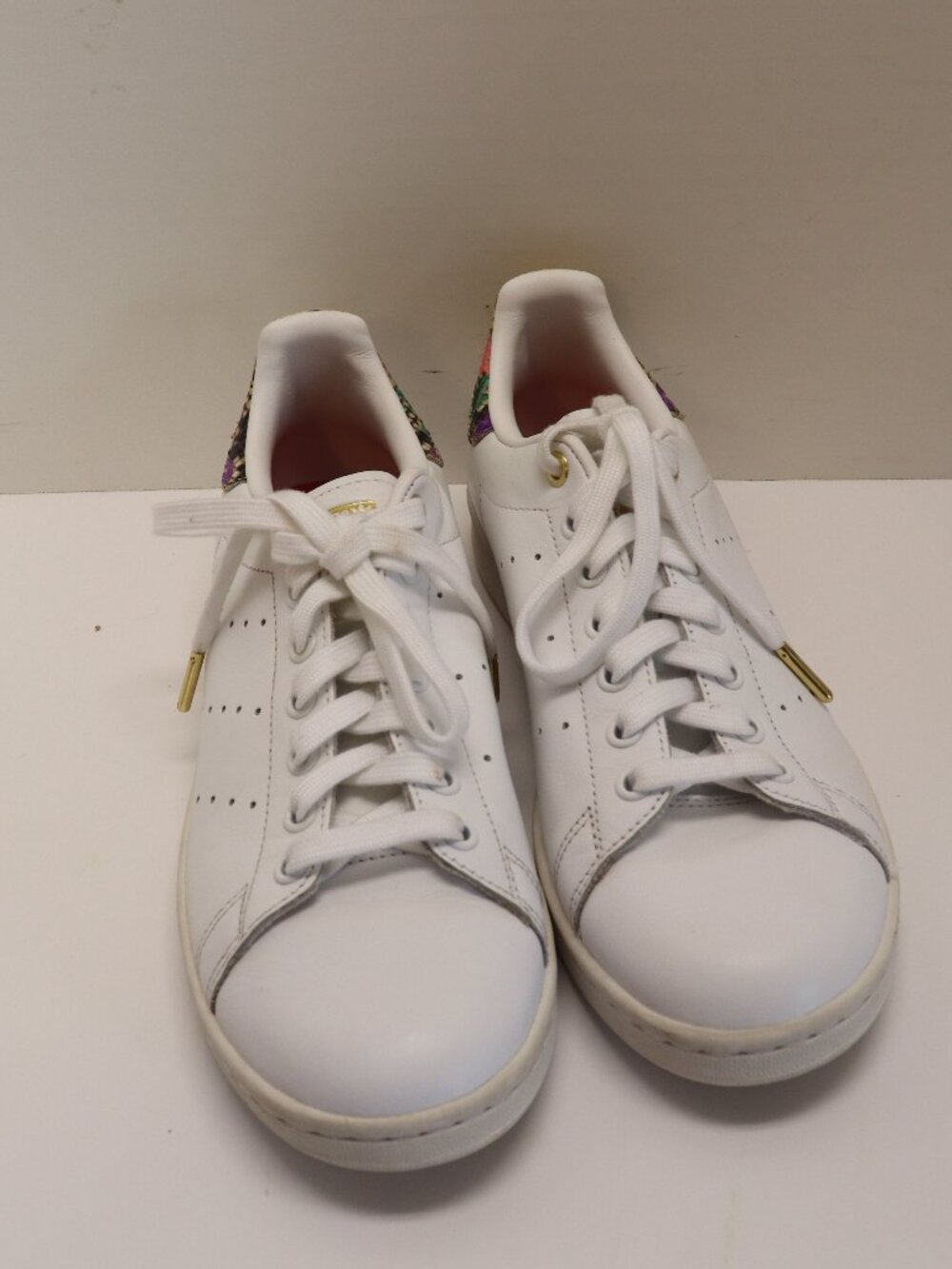 Adidas Women's Athletic Leather Shoes Sise 8.5 Stan Smith Model White